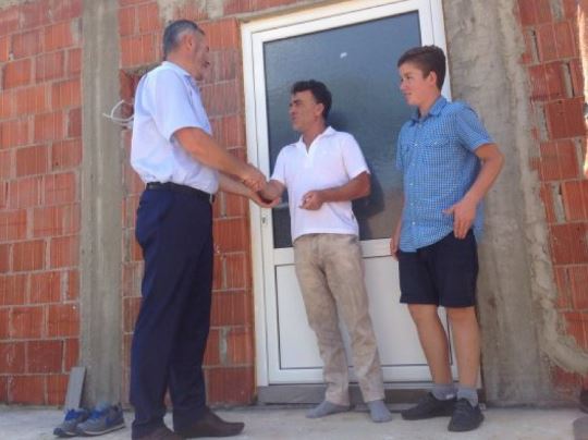 Bashkatdhetarët ndërtuan një shtëpi të re për vëllain e dëshmorit