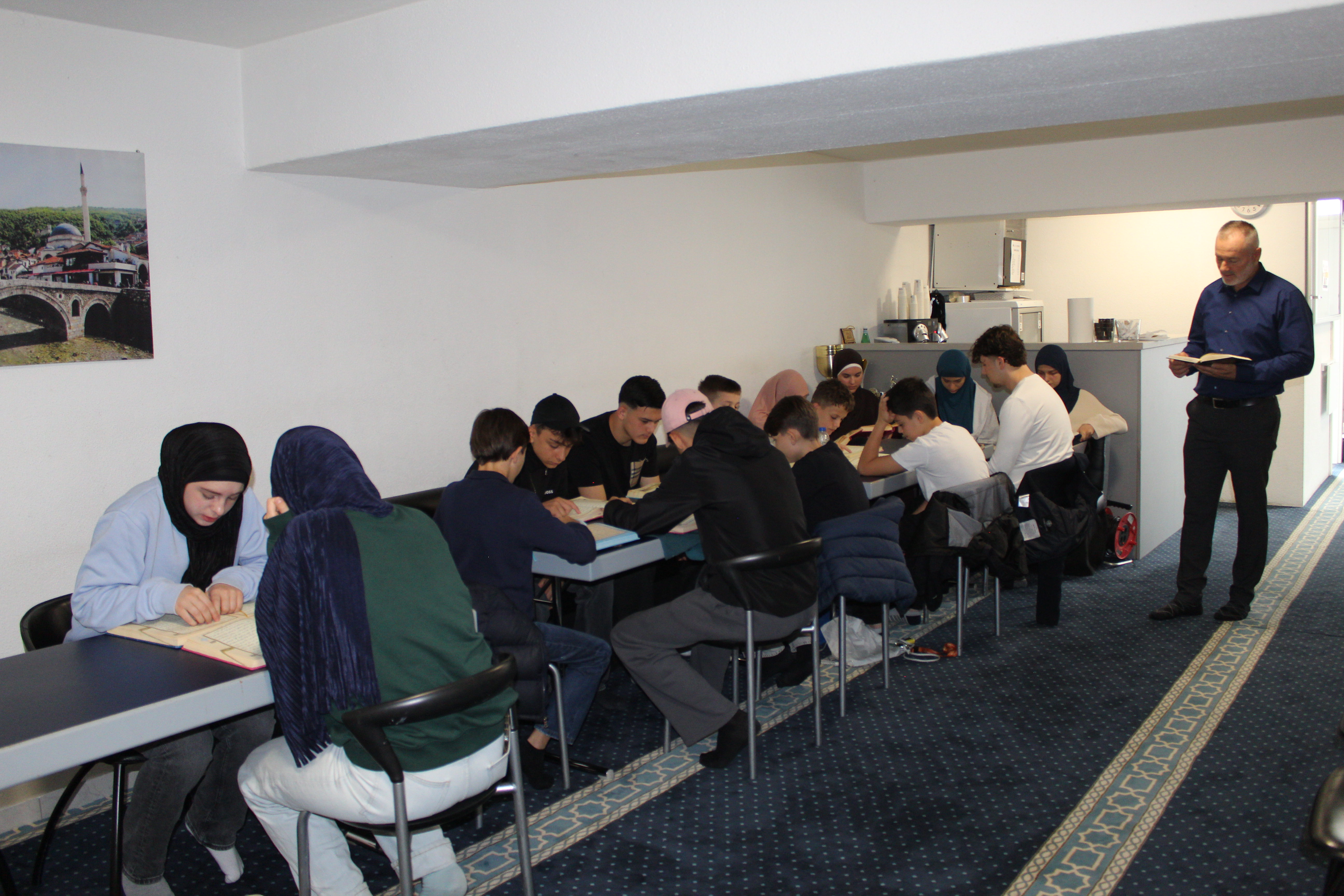 Die Moschee, die Werte vermittelt: Lektionen aus unserer Moschee und der Beitrag zur Erziehung albanischer Kinder in der Schweiz